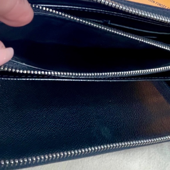 ✨AUTHENTIC✨ Louis Vuitton Zippy Organizer Wallet - Picture 11 of 12